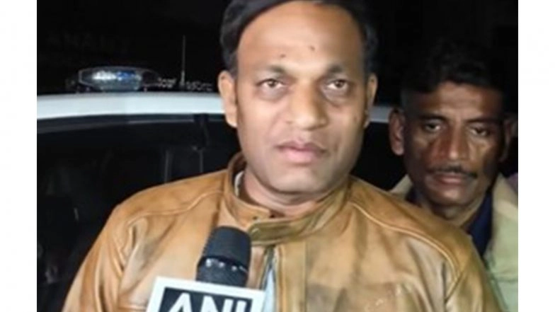 India News | Hubballi Fire: Police, Locals Suspect Short Circuit as Blaze Rages on Top Floors of Mall