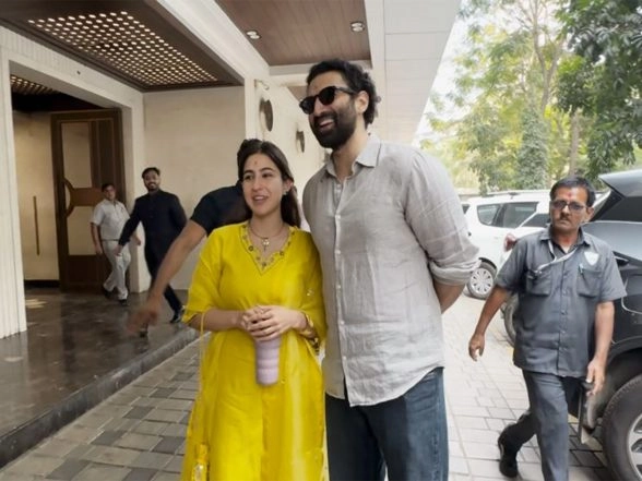 Entertainment News | Kartik Aaryan, Aditya Roy Kapur, Sara Ali Khan Attend Anurag Basu's Saraswati Puja