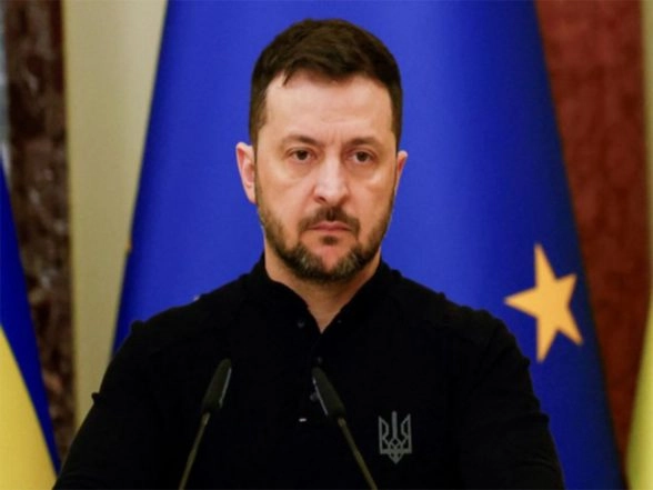 World News | 'Moscow Must End the War': Zelenskyy Reaffirms Position as Ukraine-US-Russia Hold Trilateral Talks in UAE