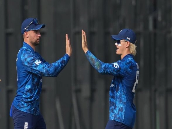 Sports News | 2nd ODI: Joe Root's All-round Performance Helps England Level Three-match ODI Series 1-1 Against Sri Lanka