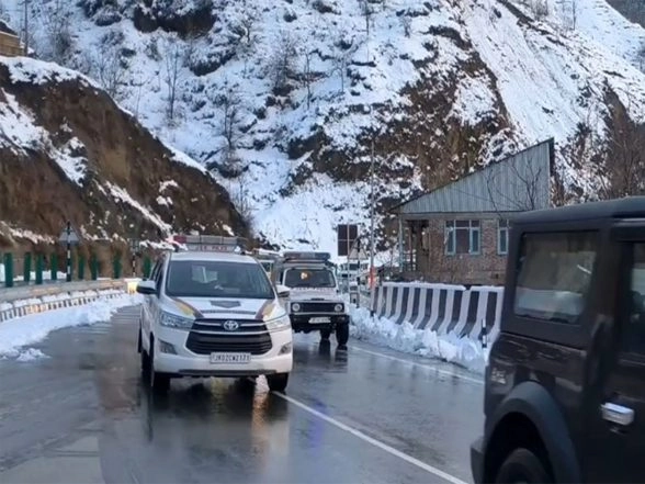 India News | J-K: Restoration Work Underway as NH-44 Remain Closed on Third Day