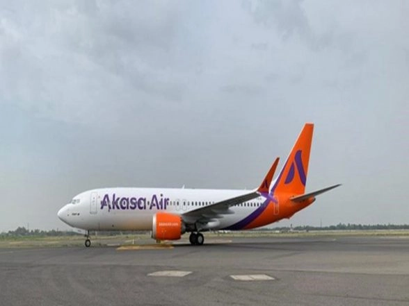 India News | Flight Delays and Cancellations: Akasa Air Regrets Inconvenience Due to Dense Fog in Northern India