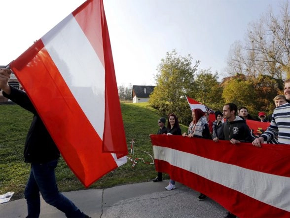 World News | Sharp Decline in Asylum Applications to Austria in 2025