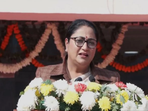 India News | 100% of Delhi's Public Transport Buses Will Be Converted into Electric Fleet: CM Rekha Gupta