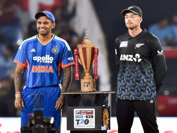 Sports News | Third T20I: India Win Toss, Opt to Field Against New Zealand