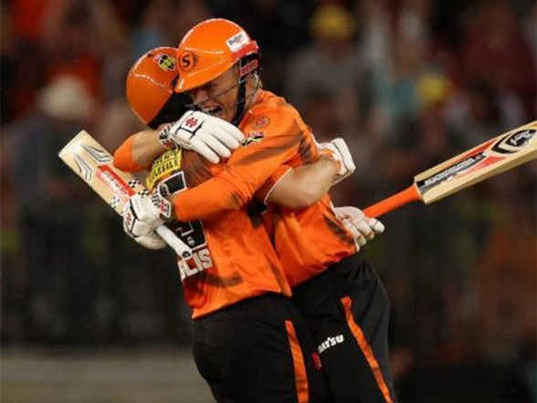 Sports News | BBL: Perth Scorchers Beat Sydney Sixers by Six Wickets in Final; Clinch Record-extending Sixth Title