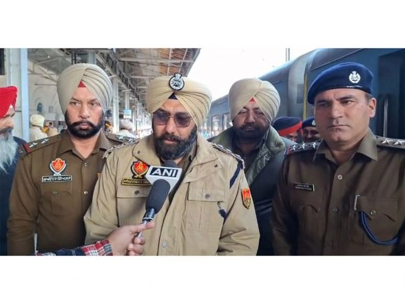 India News | Punjab: Tight Security Checks at Amritsar Railway Station Ahead of Republic Day