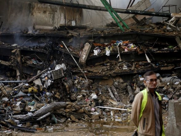 World News | Pakistan: Death Toll from Gul Plaza Fire Rises to 73 as Search Op Nears Completion