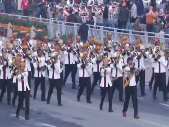 India News | Preparation Underway at Kartavya Path Ahead of 77th Republic Day Parade