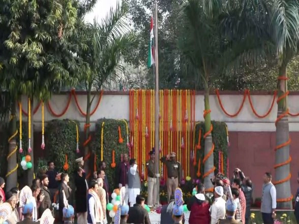 India News | R-Day 2026: BJP National President Nitin Nabin Unfurls Tricolour at Party Headquarters