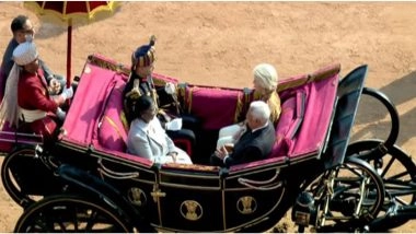 India News | R-Day 2026: President Droupadi Murmu Arrives at Kartavya Path in Ceremonial Buggy