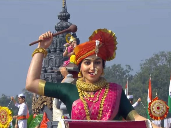 India News | Maharashtra Tableau Depicts 'Ganeshotsav, a Symbol of Aatmanirbharta', Education Ministry Showcases NEP