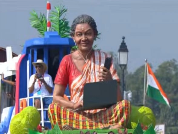 India News | Republic Day 2026: Kerala Tableau Showcases Country's First Water Metro, 100 % Digital Literacy