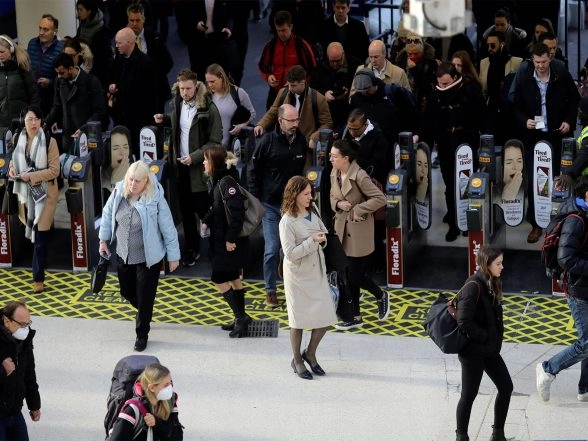 Business News | Indian Origin Households Emerge as United Kingdom's Wealthiest Ethnic Group: LSE Report