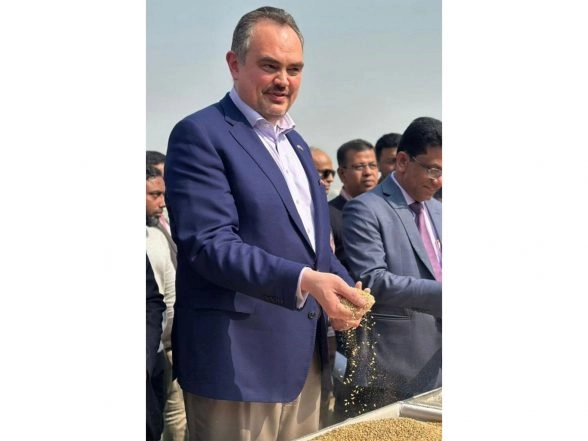 World News | 60,000 Tons of Wheat from the United States Arrives in Bangladesh