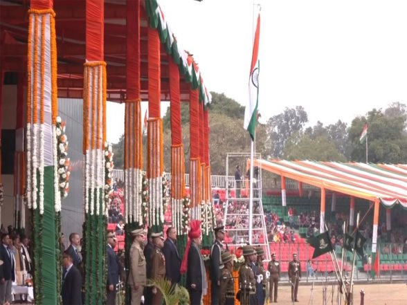 India News | Unfurling Flags and Remembering Fallen Soldiers: Nation Celebrates 77th Republic Day