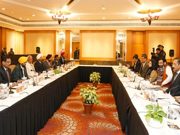 India News | Punjab and Haryana Hold Joint Meeting in Chandigarh to Discuss SYL Canal Issue