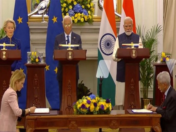 World News | India-EU Ink Security and Defence Partnership; Other Key MoUs Include Green Hydrogen Task Force, Mobility