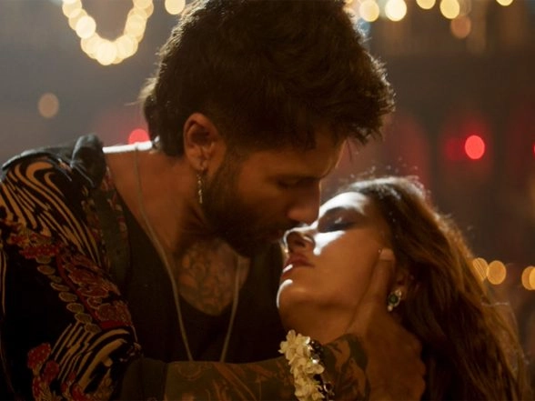 Entertainment News | Shahid Kapoor, Disha Patani Bring Electrifying Chemistry in 'Aashiqon Ki Colony' Song from 'O'Romeo'