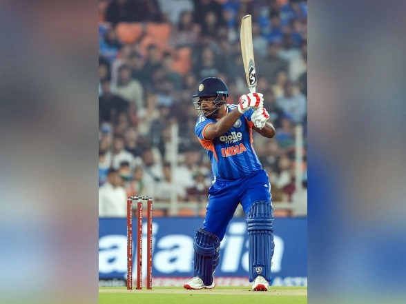 Sports News | India Should Opt to Bat First to Tackle Dew Factor, Fourth T20I with New Zealand Crucial for Sanju Samson: Parthiv Patel
