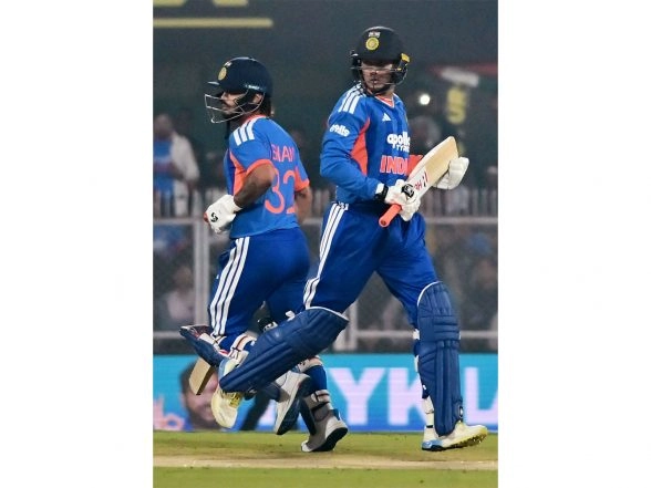 Sports News | India Win Toss, Choose to Bowl First in 4th India Vs New Zealand T20I; Arshdeep Replaces Ishan Kishan