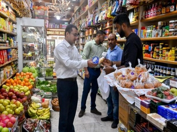 Business News | India's Mass Grocery Continues to Rely on Kiranas: Report