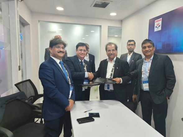 Business News | HPCL and IGX Sign an MoU to Increase Access at Chhara LNG Terminal