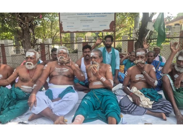 India News | Trichy Farmers Eat Rats in Protest, Alleging Government Neglect