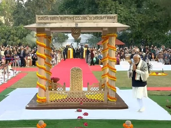 India News | PM Modi Attends Prayer Meet at Gandhi Smriti, Pays Tribute to Mahatma Gandhi on 78th Death Anniversary