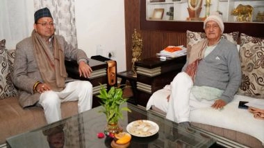 India News | Uttarakhand CM Dhami Meets Bhagat Singh Koshyari in Dehradun, Congratulates Him on Padma Bhushan Award