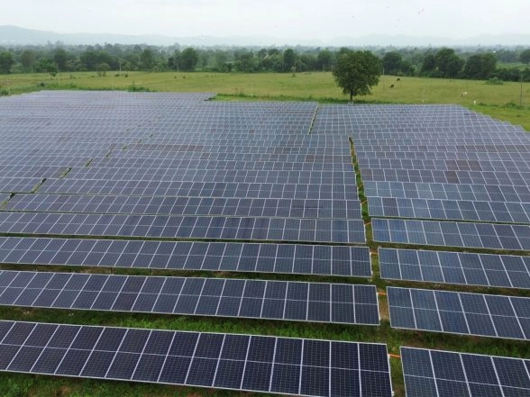 India News | Gujarat Leads in Rooftop Solar with over 11 Lakh Installations Generating 6412.80 MW