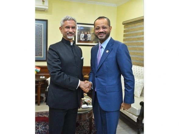 World News | EAM Jaishankar, Oman Counterpart Hold Talks on Trade, Critical Minerals, Regional Developments