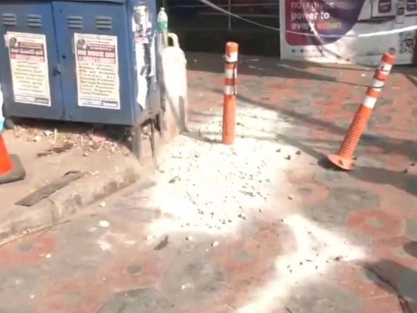 India News | Two Gunmen Loot ₹6 Lakh After Firing Man at SBI ATM in Hyderabad's Koti