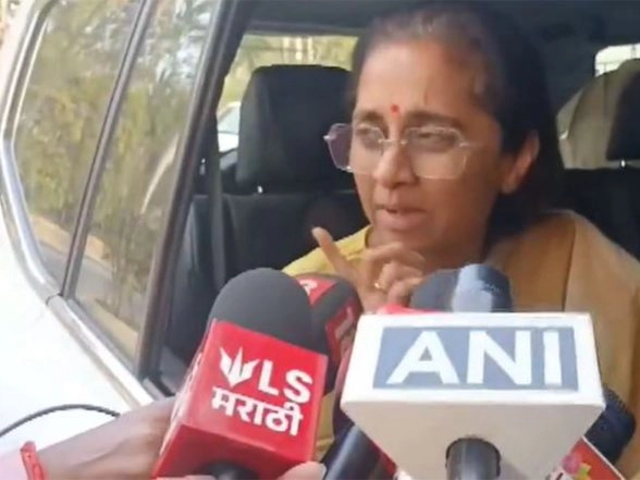 India News | Supriya Sule Heads to Delhi for Parliament Budget Session After Meeting Ajit Pawar's Mother
