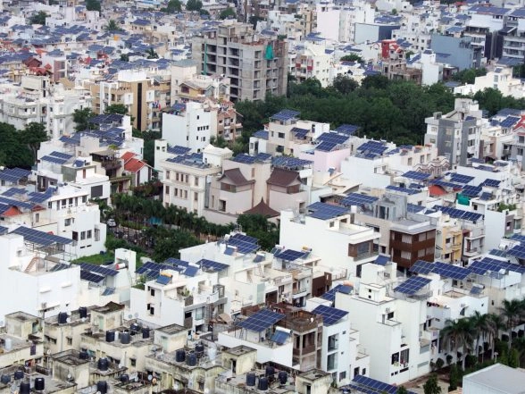 India News | Gujarat Contributes 16.50% to India's Renewable Energy, Cumulative Installations Reaches 42.583 GW