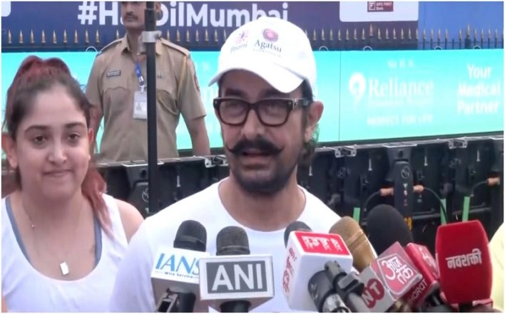 Aamir Khan Joins Thousands of Runners at Tata Mumbai Marathon 2026 for the First Time, Calls Mumbai’s Spirit ‘Amazing’ (Watch Video)