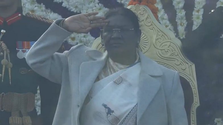 Republic Day 2026: President Droupadi Murmu Unfurls National Flag at Kartavya Path in Delhi on 77th R-Day Celebrations (Watch Videos)