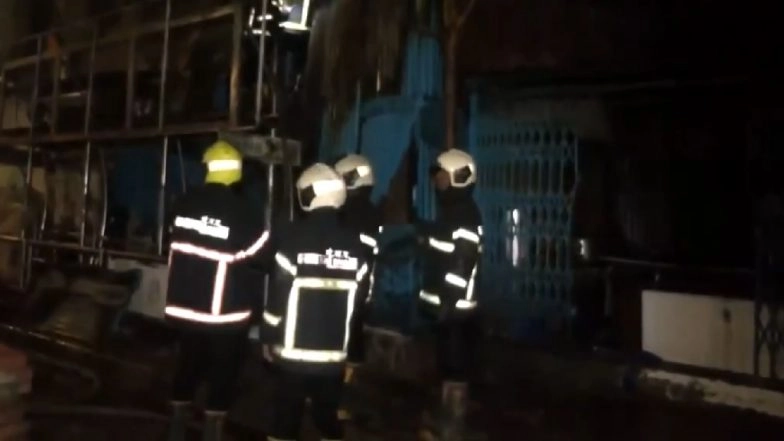 Mumbai: Massive Fire Breaks Out at Cotton Warehouse in Wadi Bandar; Firefighters Battle Blaze Late Into Night