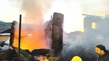Solan Fire: 7-Year-Old Child Burnt Alive, Several Feared Trapped After Massive Blaze Engulfs Buildings Near Arki Old Bus Stand in Himachal Pradesh