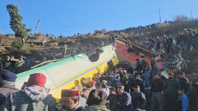 Sirmaur Bus Tragedy: 8 Killed, Several Injured in Road Accident as Private Bus Falls Into Deep Gorge in Himachal Pradesh (Watch Videos)