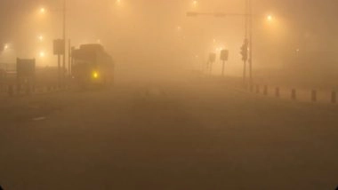 Delhi Air Pollution Hits &lsquo;Very Poor&rsquo; Levels Amid Intense Cold Wave, AQI Reaches 346 (Watch Videos)