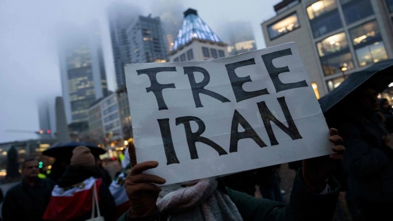 Trump Urges Iranians to Protest, Says ‘Help Is on Its Way’