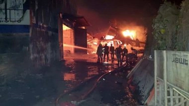 Kolkata Fire: 3 Dead, Several Feared Trapped After Massive Blaze Guts Warehouse in Anandapur (Watch Video)