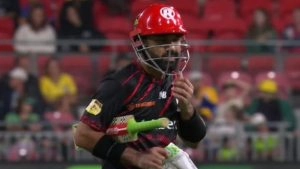 BBL 2025-26: Mohammad Rizwan Forced to Retire Out as Melbourne Renegades Seek Acceleration Against Sydney Thunder (Watch Video)