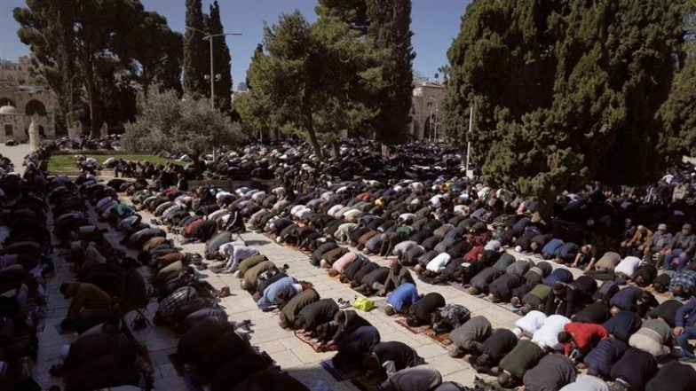 Ramadan 2026: First Friday Prayers Held at Jerusalem’s Al-Aqsa Mosque; Thousands Gather Under Heavy Security (See Pics)