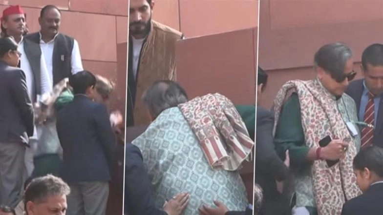 Shashi Tharoor Trips on Parliament Stairs, Akhilesh Yadav Helps Congress MP (Watch Video)