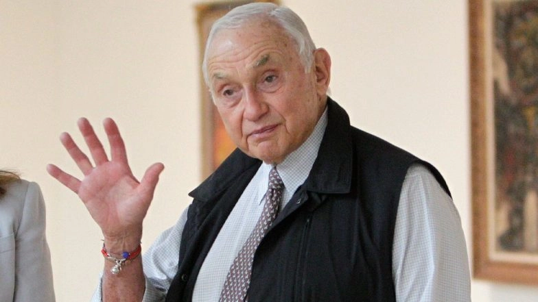 Epstein Files: Billionaire Les Wexner Says He Was ‘Duped’ by Financial Adviser Jeffrey Epstein, ‘A World-Class Con Man’