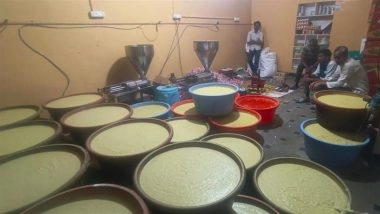 Hyderabad Police Seize 4000 Kg of Adulterated Ginger Garlic Paste, 21-Year-Old Arrested in Khairatabad (Watch Video)