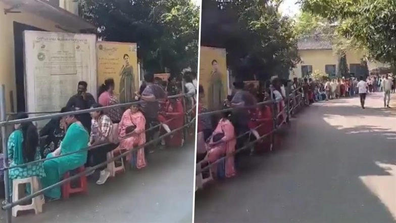 Bengaluru: Viral Video Shows Pre-Dawn Frenzy for Expensive Mysore Silk Sarees as Shoppers Queue From 4 AM