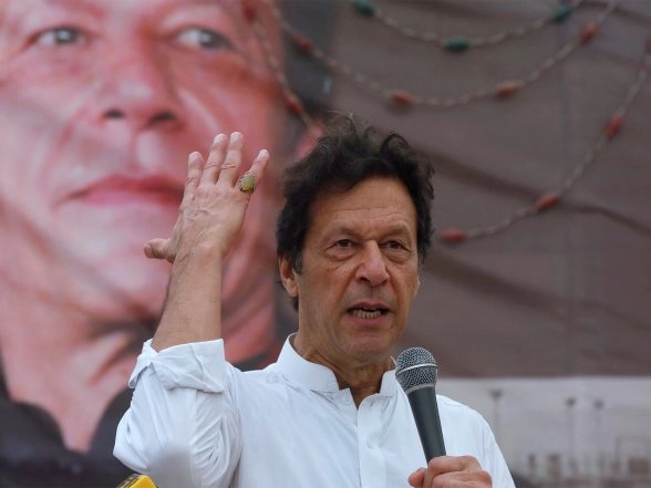 World News | Pakistan: National Dialogue Committee Raises Concern over Imran Khan's Health, Seeks Access for Personal Doctor